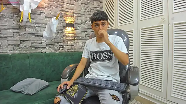 Snapshot of DamiBright chatting on November 1, 5:59 pm DamiBright online show from November 1, 5:59 pm