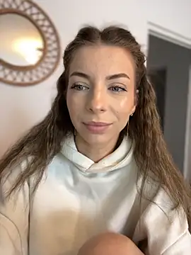 Mia Ethan online show from October 5, 9:07 am