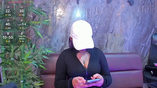 Alahia Dangelo online show from November 17, 5:30 pm