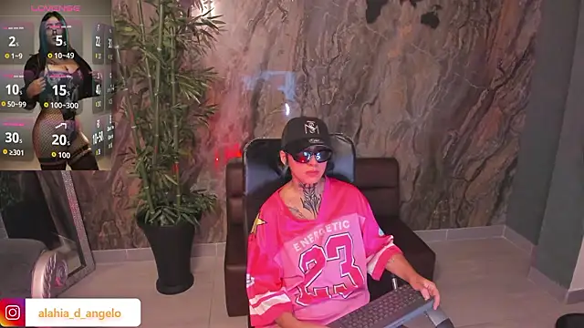 Snapshot of Alahia_Dangelo chatting on March 16, 5:39 pm Alahia Dangelo online show from March 16, 5:39 pm