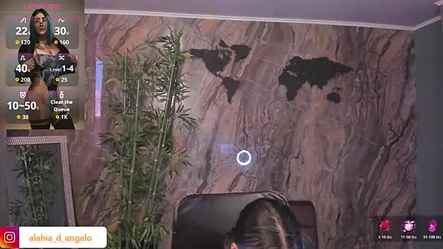 Snapshot of Alahia_Dangelo chatting on April 16, 5:47 pm Alahia Dangelo online show from April 16, 5:47 pm