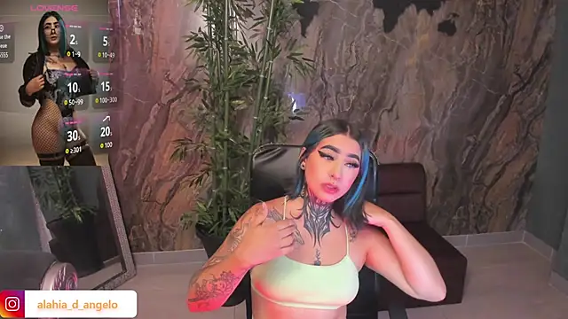 Snapshot of Alahia_Dangelo chatting on April 17, 5:27 pm Alahia Dangelo online show from April 17, 5:27 pm