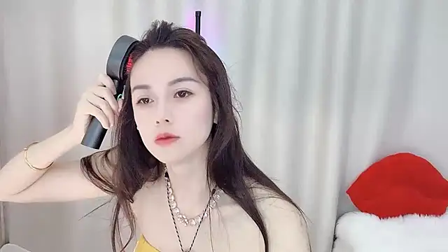 Snapshot of Alina-688- chatting on January 12, 6:17 am Alina-688- online show from January 12, 6:17 am