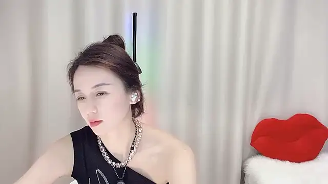 Snapshot of Alina-688- chatting on January 12, 3:03 pm Alina-688- online show from January 12, 3:03 pm
