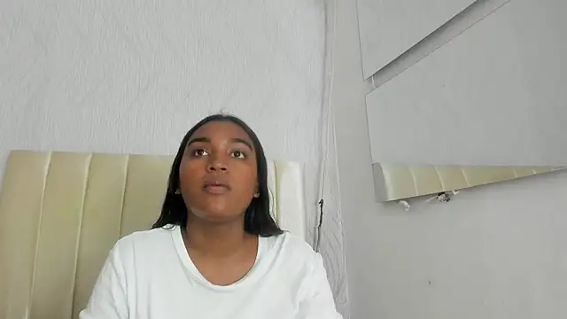 Snapshot of kayna_gomez chatting on April 22, 7:15 pm kayna gomez online show from April 22, 7:15 pm