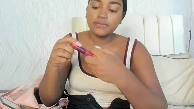 Snapshot of kayna_gomez chatting on April 23, 7:16 pm kayna gomez online show from April 23, 7:16 pm