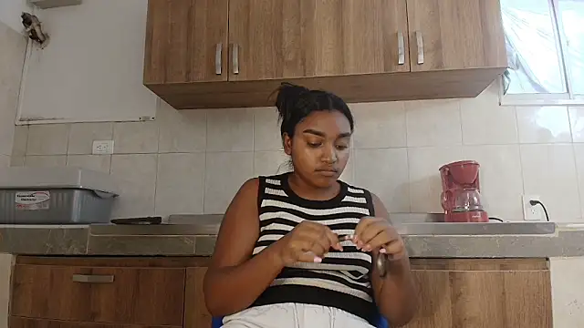Snapshot of kayna_gomez chatting on May 21, 7:10 pm kayna gomez online show from May 21, 7:10 pm