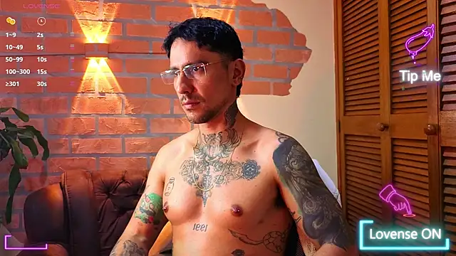 Dylanstonne online show from October 28, 8:44 pm