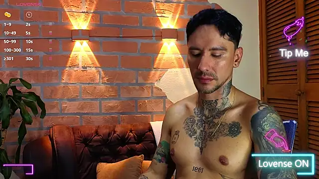 Dylanstonne online show from October 30, 9:15 pm