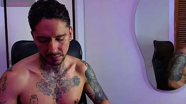 Dylanstonne online show from November 27, 9:06 pm