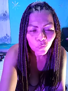 dulcesilvana10 online show from December 19, 2:34 am