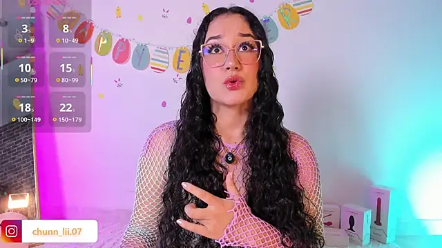 Snapshot of chunn_liioo chatting on April 2, 1:25 am chunn liioo online show from April 2, 1:25 am