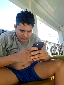 Snapshot of Pink_Jazmin chatting on December 9, 9:05 pm Pink Jazmin online show from December 9, 9:05 pm