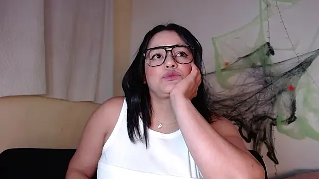 Snapshot of maraa_lee chatting on October 25, 1:35 am maraa lee online show from October 25, 1:35 am