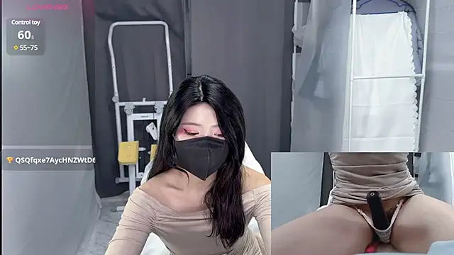Snapshot of Mirai-Chan486 chatting on February 20, 12:57 pm Mirai-Chan486 online show from February 20, 12:57 pm