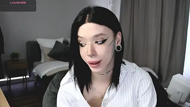 Snapshot of Dasha_M chatting on April 10, 11:37 am Dasha M online show from April 10, 11:37 am