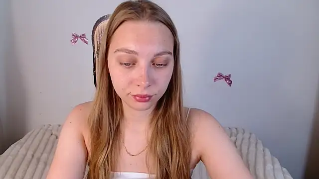 bellaa love  online show from June 4, 12:16 am