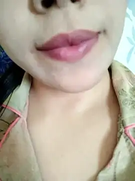 Snapshot of Anki-doll chatting on February 14, 5:37 am Anki-doll online show from February 14, 5:37 am