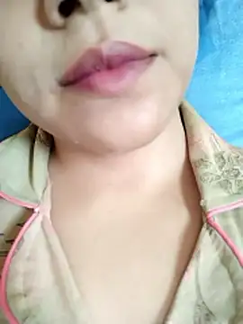 Snapshot of Anki-doll chatting on March 30, 5:52 am Anki-doll online show from March 30, 5:52 am