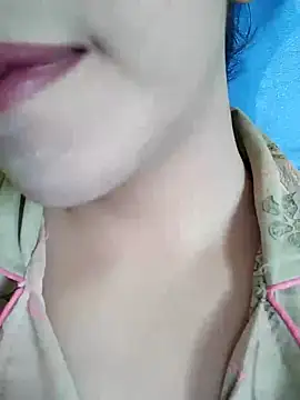 Snapshot of Anki-doll chatting on April 1, 5:41 am Anki-doll online show from April 1, 5:41 am