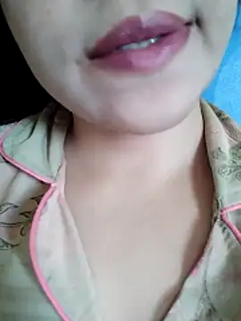Snapshot of Anki-doll chatting on April 5, 5:48 am Anki-doll online show from April 5, 5:48 am