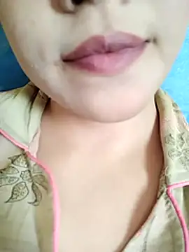 Snapshot of Anki-doll chatting on April 11, 5:34 am Anki-doll online show from April 11, 5:34 am