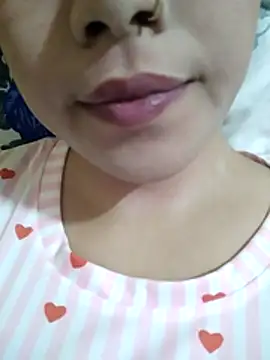 Snapshot of Anki-doll chatting on April 20, 12:30 pm Anki-doll online show from April 20, 12:30 pm