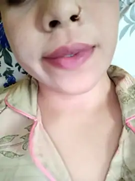 Snapshot of Anki-doll chatting on April 21, 5:36 am Anki-doll online show from April 21, 5:36 am