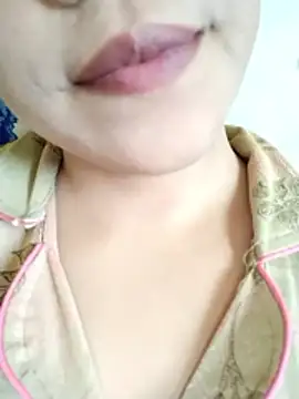 Snapshot of Anki-doll chatting on May 7, 5:35 am Anki-doll online show from May 7, 5:35 am
