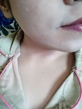 Snapshot of Anki-doll chatting on May 13, 5:38 am Anki-doll online show from May 13, 5:38 am