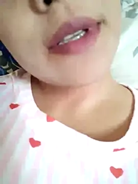 Snapshot of Anki-doll chatting on May 16, 5:37 am Anki-doll online show from May 16, 5:37 am