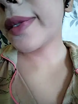 Snapshot of Anki-doll chatting on May 21, 5:36 am Anki-doll online show from May 21, 5:36 am