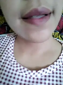 Snapshot of Anki-doll chatting on June 3, 5:43 am Anki-doll online show from June 3, 5:43 am