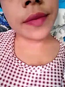 Snapshot of Anki-doll chatting on June 5, 8:31 am Anki-doll online show from June 5, 8:31 am