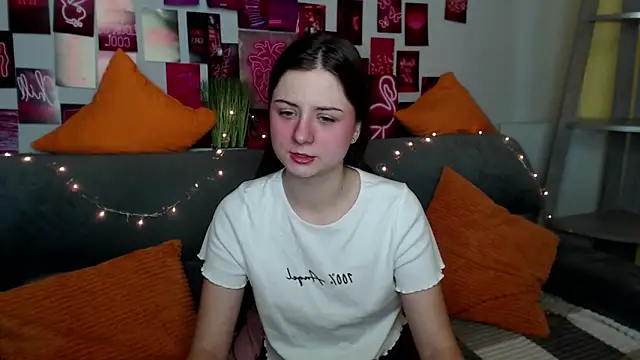 Snapshot of MilanaRoza chatting on October 30, 5:53 am MilanaRoza online show from October 30, 5:53 am