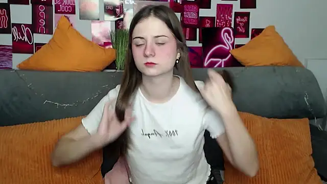 Snapshot of MilanaRoza chatting on October 31, 5:52 am MilanaRoza online show from October 31, 5:52 am