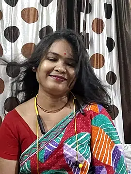 yoursweety09 online show from May 18, 11:54 pm