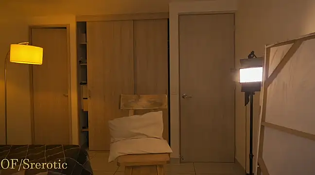 Snapshot of _srerotic chatting on March 13, 11:27 pm srerotic online show from March 13, 11:27 pm