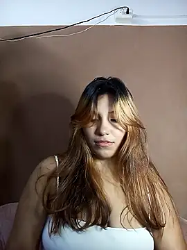 naomililu online show from April 22, 3:20 am