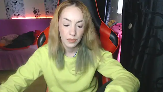 LetsGetMessyBBy online show from December 2, 10:18 am