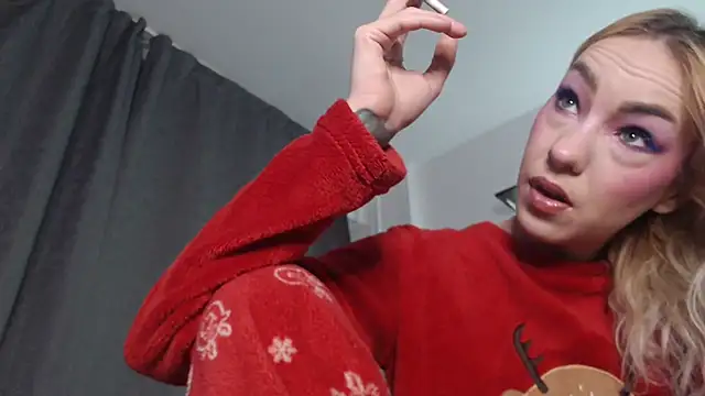 LetsGetMessyBBy online show from February 21, 5:53 pm