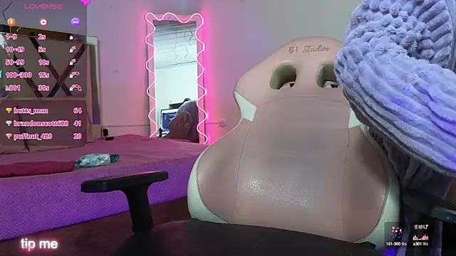 Snapshot of Laylafoxy_tay chatting on March 22, 6:22 am Laylafoxy tay online show from March 22, 6:22 am