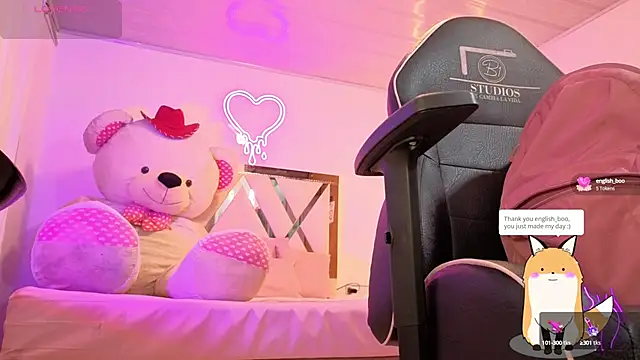 Snapshot of Laylafoxy_tay chatting on October 2, 3:24 am Laylafoxy tay online show from October 2, 3:24 am