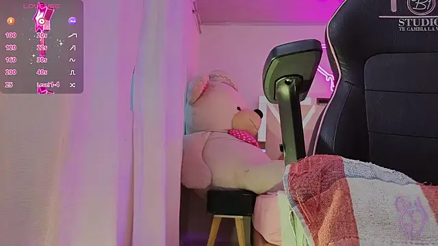 Laylafoxy tay online show from February 4, 11:38 am