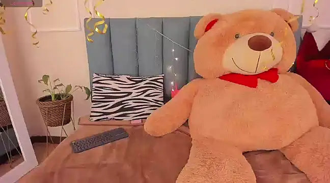 Amber  Sanchez online show from December 11, 5:21 am