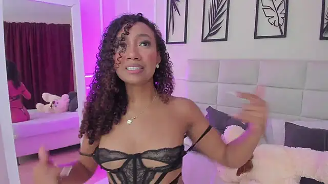 Amber  Sanchez online show from March 4, 6:47 am
