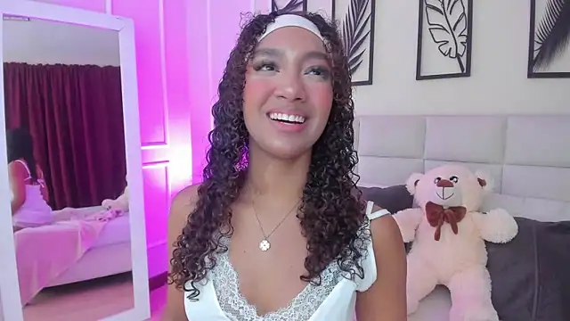 Amber  Sanchez online show from March 6, 3:24 am