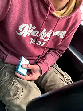 Snapshot of KBD85 chatting on November 5, 12:49 pm KBD85 online show from November 5, 12:49 pm