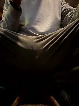 Snapshot of KBD85 chatting on January 13, 6:08 am KBD85 online show from January 13, 6:08 am