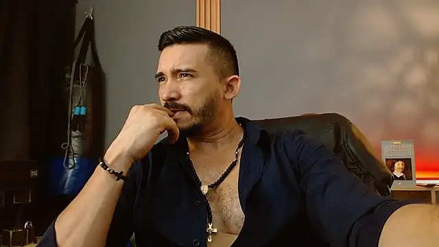 Snapshot of Reiko_85_ chatting on June 27, 2:44 pm Reiko 85 online show from June 27, 2:44 pm